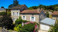 Maison à vendre à Voulême, Vienne - 289.950 € - photo 1