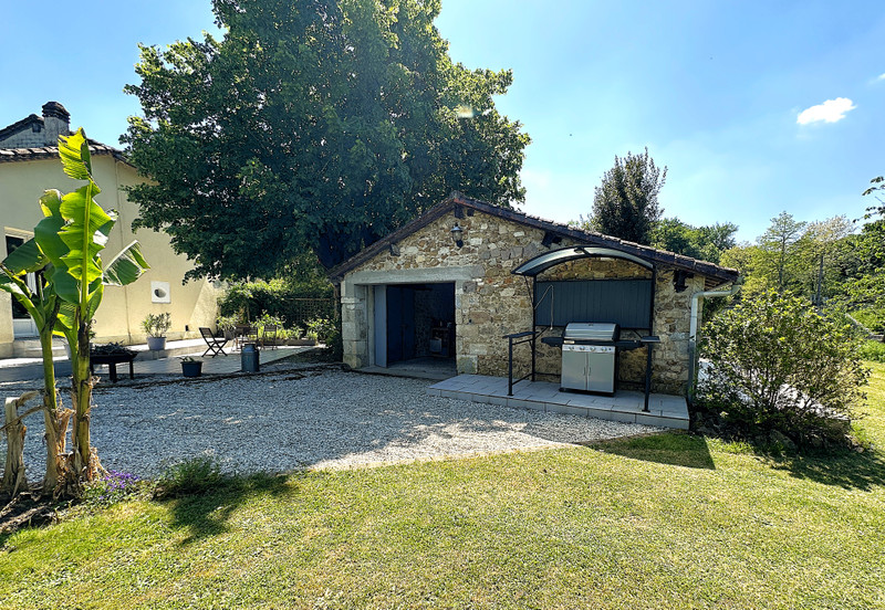 French property for sale in Montbron, Charente - €194,400 - photo 10