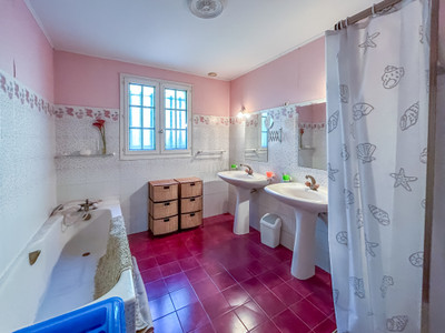 French property for sale in Saint-Léon-sur-l'Isle, Dordogne - €142,857 - photo 3