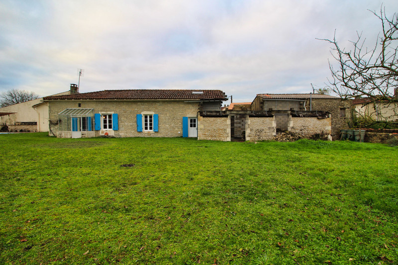 French property for sale in Chives, Charente-Maritime - &#8364;162,000 - photo 8