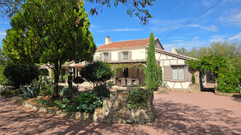 French property for sale in Cléré-sur-Layon, Maine-et-Loire - €259,000 - photo 2