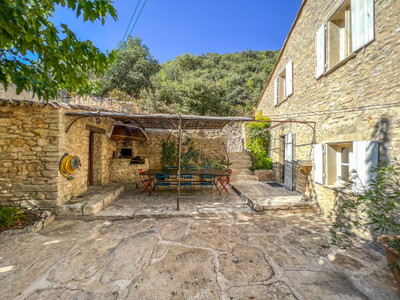 Le Beaucet; beautiful 6-bedroom stone farmhouse with large garden, independent apartment, and pool.