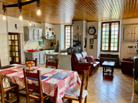 Maison à vendre à Fontaines-d'Ozillac, Charente-Maritime - 170.000 € - photo 3