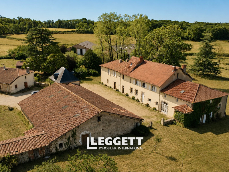 Maison 33 pièce(s), HIESSE