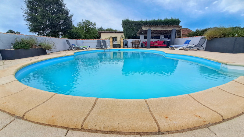 French property for sale in Verneuil, Charente - €445,200 - photo 1