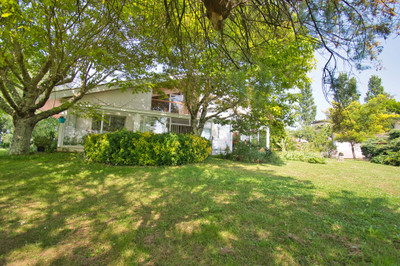 French property for sale in Sainte-Livrade-sur-Lot, Lot-et-Garonne - €319,000 - photo 9