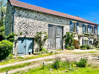 Maison à vendre à Saint-Priest-la-Feuille, Creuse - 246 100 € - photo 2