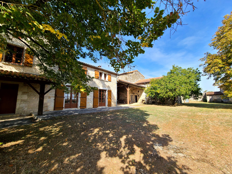 French property for sale in Courcôme, Charente - €318,000 - photo 3
