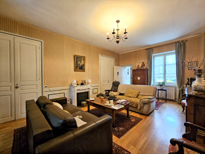French property for sale in Le Veurdre, Allier - €214,000 - photo 1
