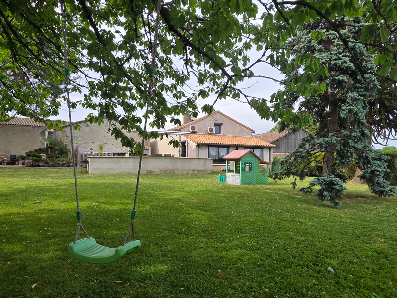 Propriété à vendre à Dignac, Charente - 220 000 €