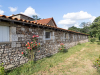 Propriété à vendre à Chasseneuil-sur-Bonnieure, Charente - 327 000 € - photo n°8