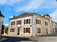 Propriété à vendre à Saint-Séverin, Charente - 249 000 € - photo n°1
