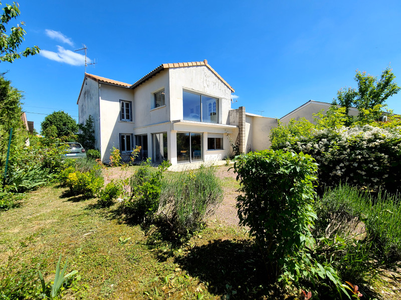 Maison à vendre à Verteuil-sur-Charente, Charente - 235.400 € - photo 1
