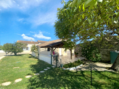 French property for sale in Saint-Germain-de-Lusignan, Charente-Maritime - €872,000 - photo 2