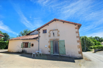 French property for sale in Pressac, Vienne - €109,000 - photo 1