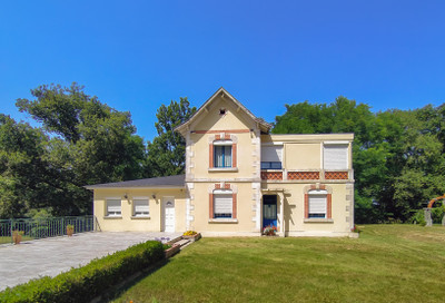 Maison à vendre à Montpon-Ménestérol, Dordogne, Aquitaine, avec Leggett Immobilier