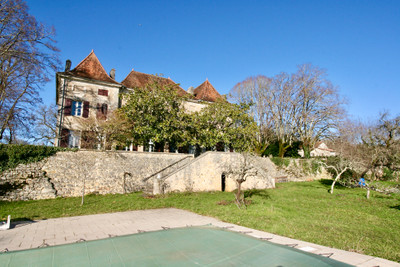 French property for sale in Varaignes, Dordogne - €597,000 - photo 2