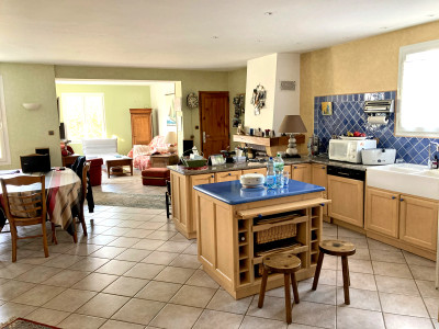 French property for sale in L'Isle-Jourdain, Vienne - €249,999 - photo 3