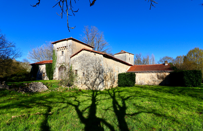 French property for sale in Moulins-sur-Tardoire, Charente - €440,000 - photo 14