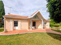 Propriété à vendre à Ruffec, Charente - 179 000 € - photo n°2