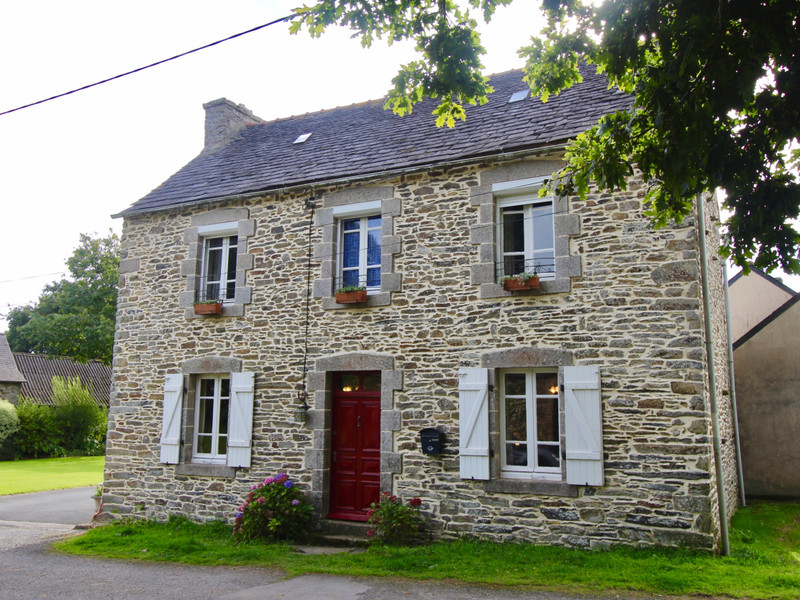 House for sale in Sizun Finistère Beautiful stone character house