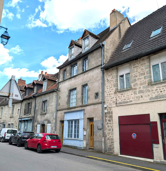 French property for sale in Aubusson, Creuse - €172,800 - photo 0
