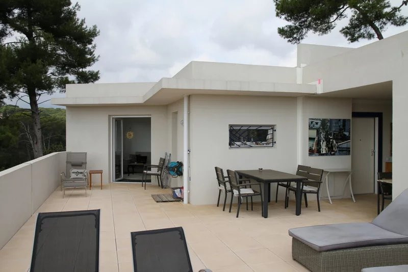 French property for sale in Antibes, Alpes-Maritimes - €590,000 - photo 2