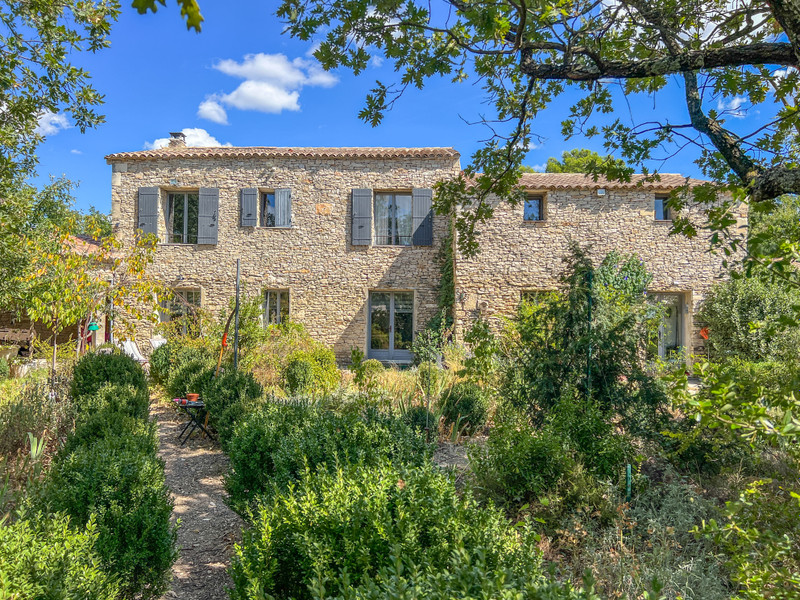 House for sale in Gordes Vaucluse Gordes; character 4bedroom stone