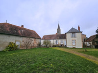 Propriété à vendre à Saint-Caprais, Allier - 76 000 € - photo n°1