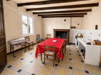 French property for sale in Chassiecq, Charente - €70,000 - photo 4