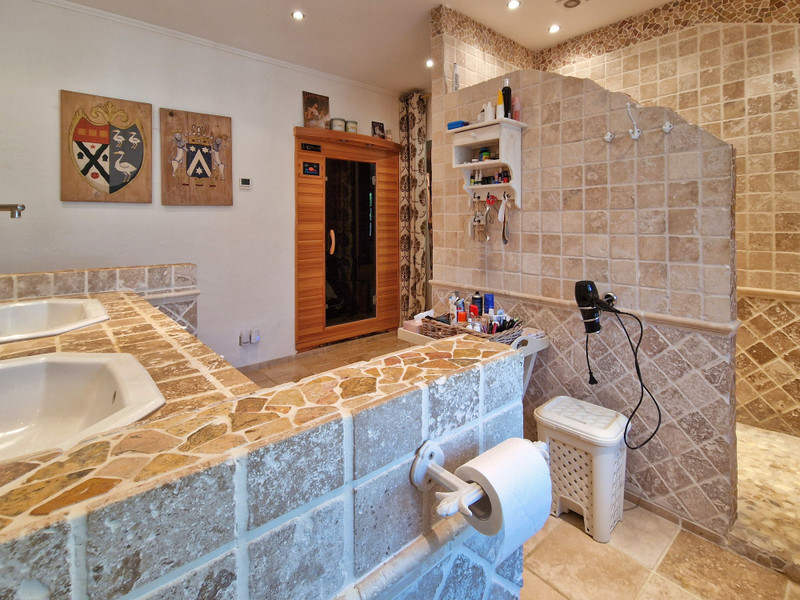 French property for sale in Épenède, Charente - €349,000 - photo 4