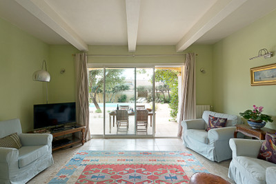 French property for sale in Vers-Pont-du-Gard, Gard - €520,000 - photo 4