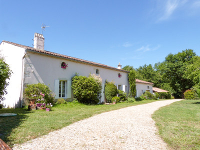Maison à vendre à Saint-Symphorien, Gironde, Aquitaine, avec Leggett Immobilier