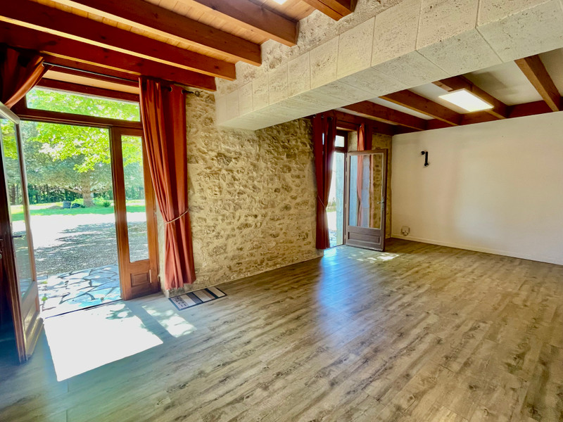 French property for sale in Gensac, Gironde - €405,000 - photo 4