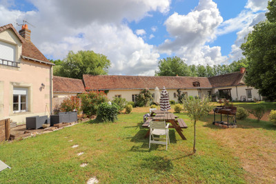 Maison à vendre à Aubigné-Racan, Sarthe, Pays de la Loire, avec Leggett Immobilier
