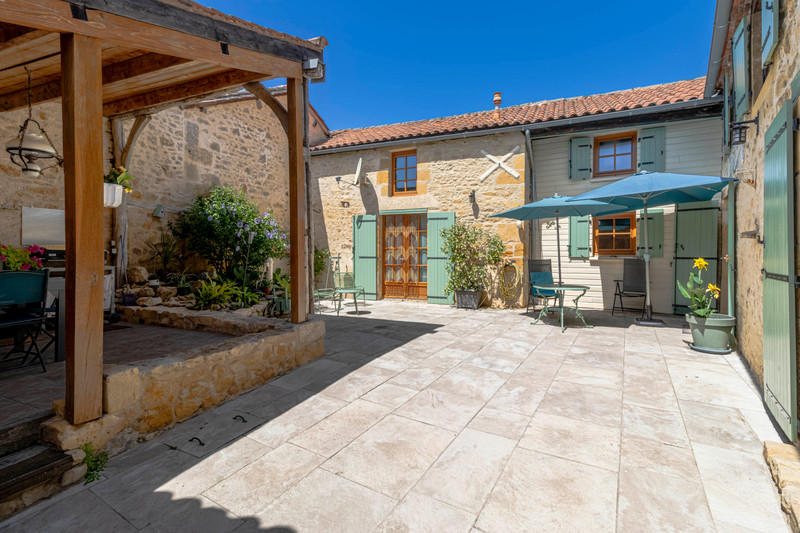 Propriété à vendre à Mauzac-et-Grand-Castang, Dordogne - 343 440 €