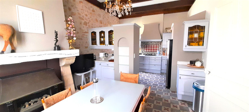 Maison à vendre à Magalas, Hérault - 459 000 € - photo 1