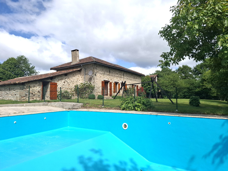 French property for sale in Saint-Mathieu, Haute-Vienne - €371,000 - photo 1