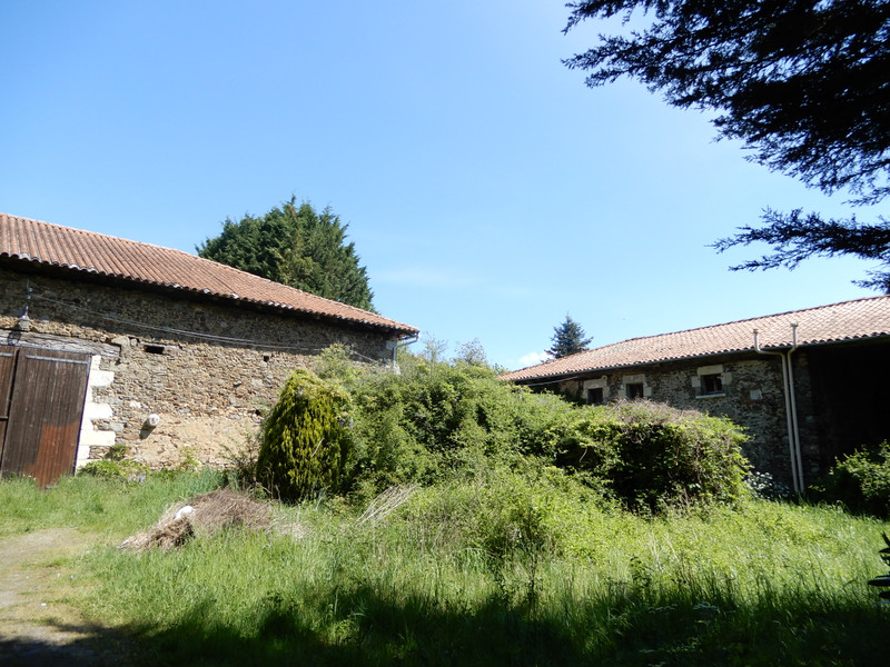 French property for sale in Mouzon, Charente - €205,200 - photo 2