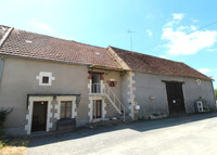 Maison à vendre à Coulonges, Vienne - 78.000 € - photo 1