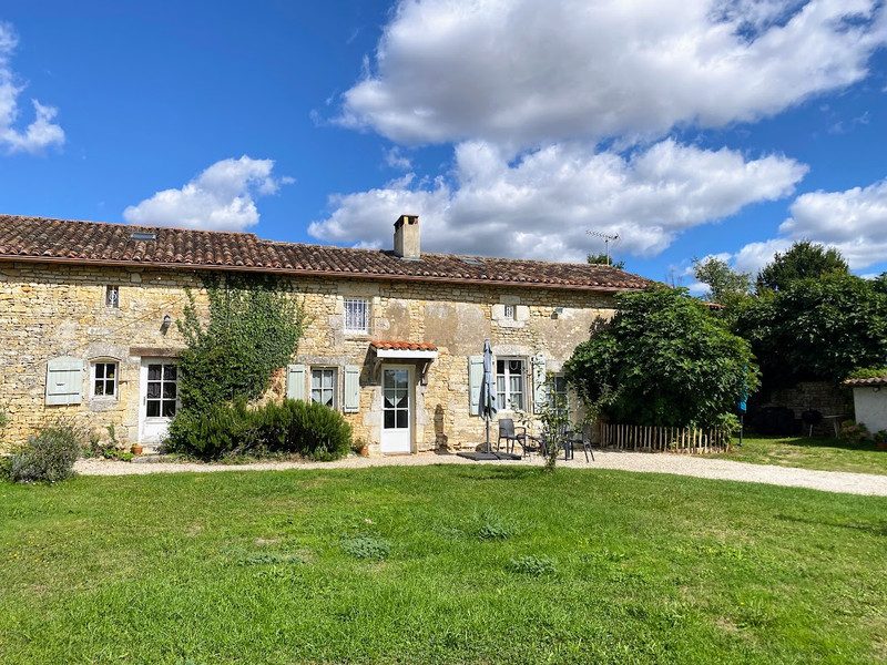 Maison à Val-de-Bonnieure, Charente - photo 1
