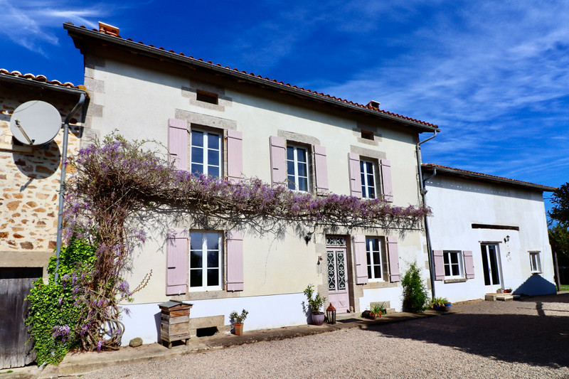 French property for sale in Écuras, Charente - €299,750 - photo 4