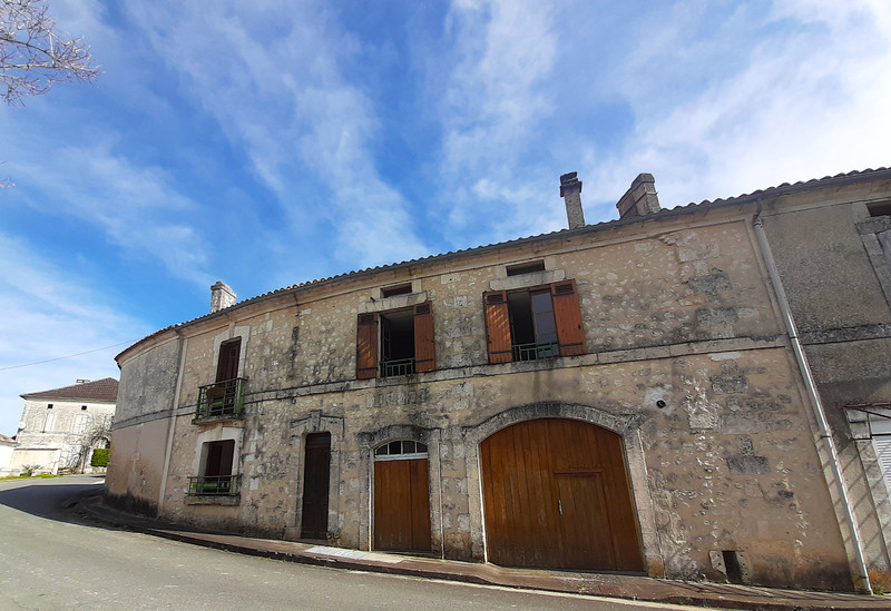 Maison à vendre à Grand-Brassac, Dordogne - 255.000 € - photo 1