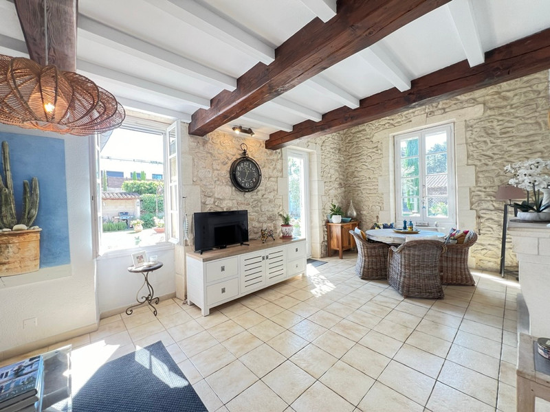 French property for sale in Saint-Rémy-de-Provence, Bouches-du-Rhône - €1,350,000 - photo 2