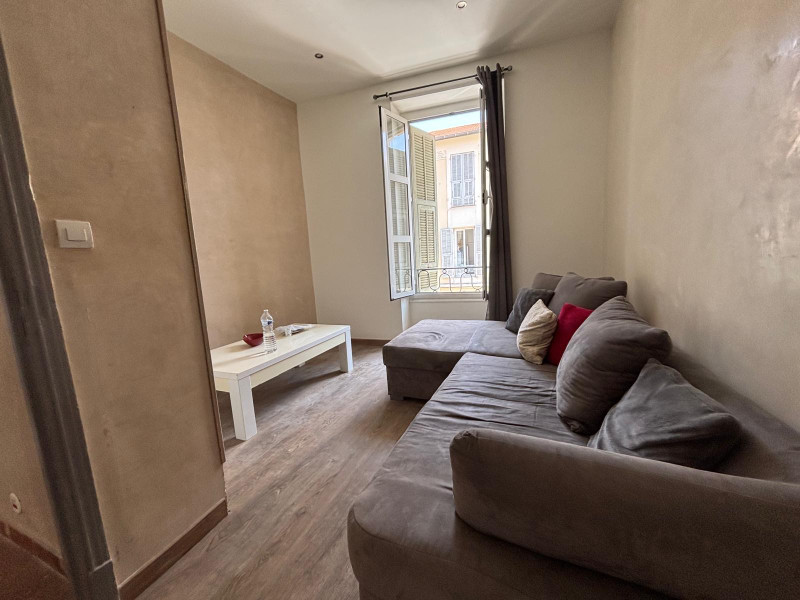 French property for sale in Nice, Alpes-Maritimes - €220,000 - photo 0