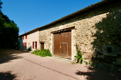 Maison à vendre à Montembœuf, Charente, Poitou-Charentes, avec Leggett Immobilier