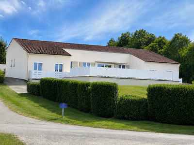 Maison à vendre à Archingeay, Charente-Maritime, Poitou-Charentes, avec Leggett Immobilier