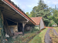 Maison à vendre à Saint-Laurent-des-Combes, Charente - 246.100 € - photo 8