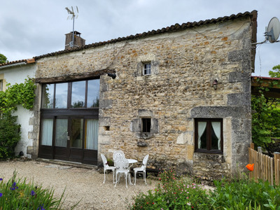 French property for sale in Valence-en-Poitou, Vienne - €263,470 - photo 5