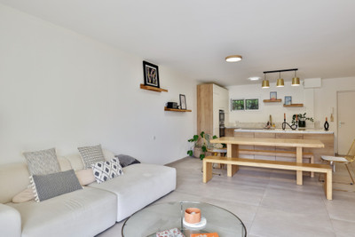 French property for sale in Nice, Alpes-Maritimes - €395,000 - photo 9